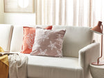 Dekokissen CERAMIUM Samtstoff 45 x 45 cm Pastellrosa Blumenmuster