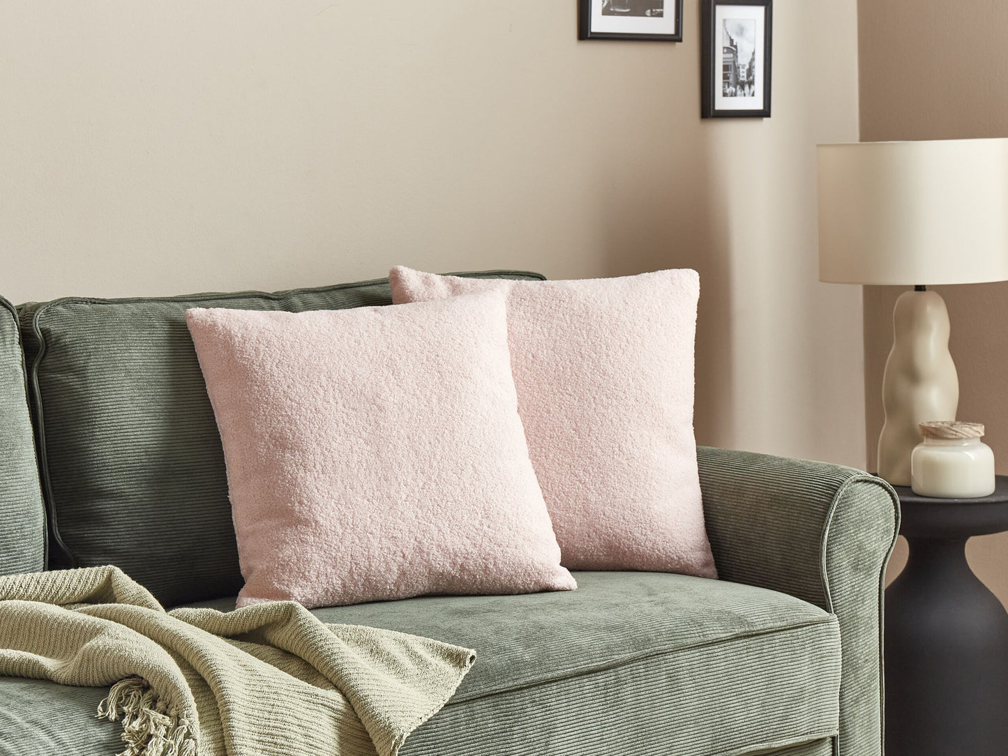 Dekokissen 2er Set LEUZEA Bouclé 45 x 45 cm Pastellrosa Ohne Muster
