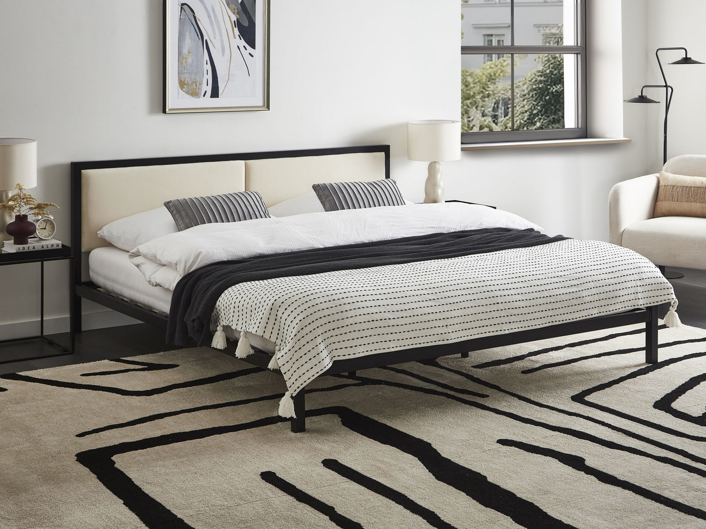 Bett mit Lattenrost Metall CLAMART 180 x 200 cm Hellbeige