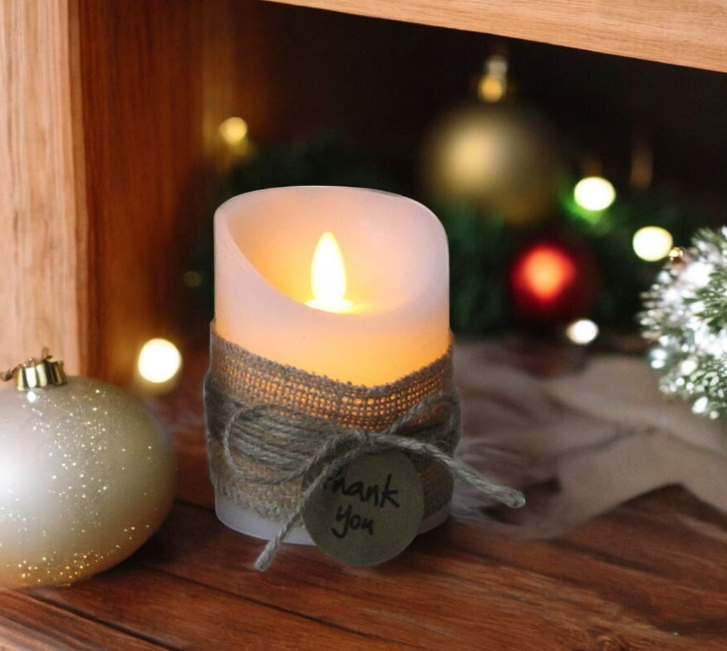 Bougie en cire LED blanche rustique
 "Merci"
 avec une flamme en mouvement
 P:7,5 cm - H:10 cm