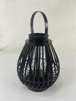 Lanterne en bambou
 avec poignée
 La couleur noire
 P26,5 cm x H33,5 cm