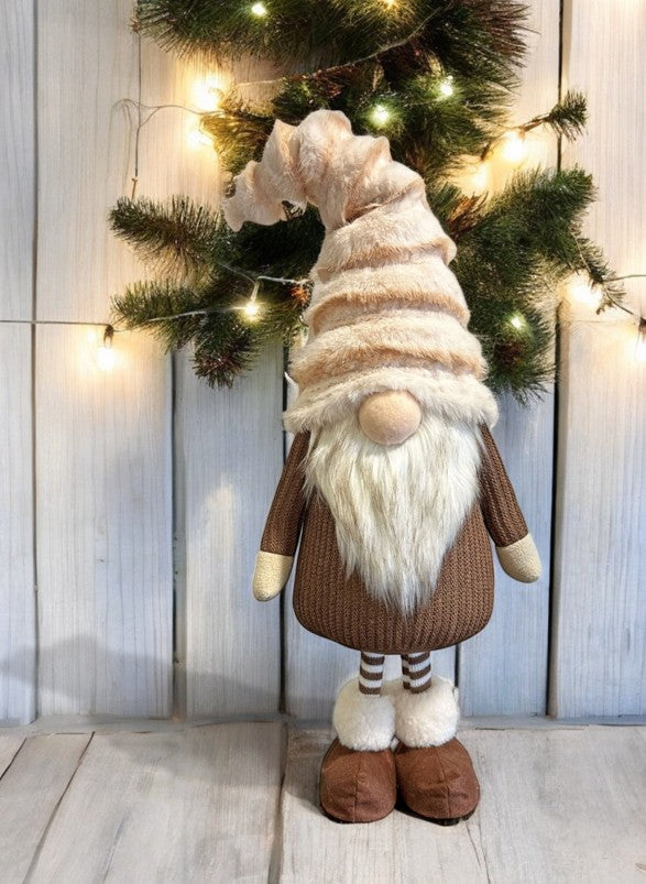 Deko Wichtel stehend braun weiss mit flauschiger Mütze braun weiss