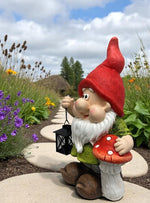 Gartenzwerg stehend 
mit Laterne für Teelichter 
Grösse 20 x28 x 45cm