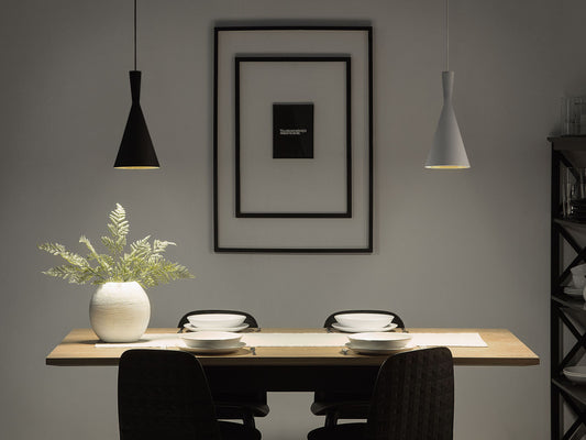 Hängelampe weiss / gold Kegelform TAGUS