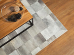 Teppich Kuhfell hellgrau 140 x 200 cm Patchwork Kurzflor ALACAM