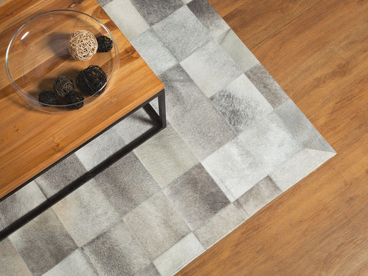 Teppich Kuhfell hellgrau 140 x 200 cm Patchwork Kurzflor ALACAM