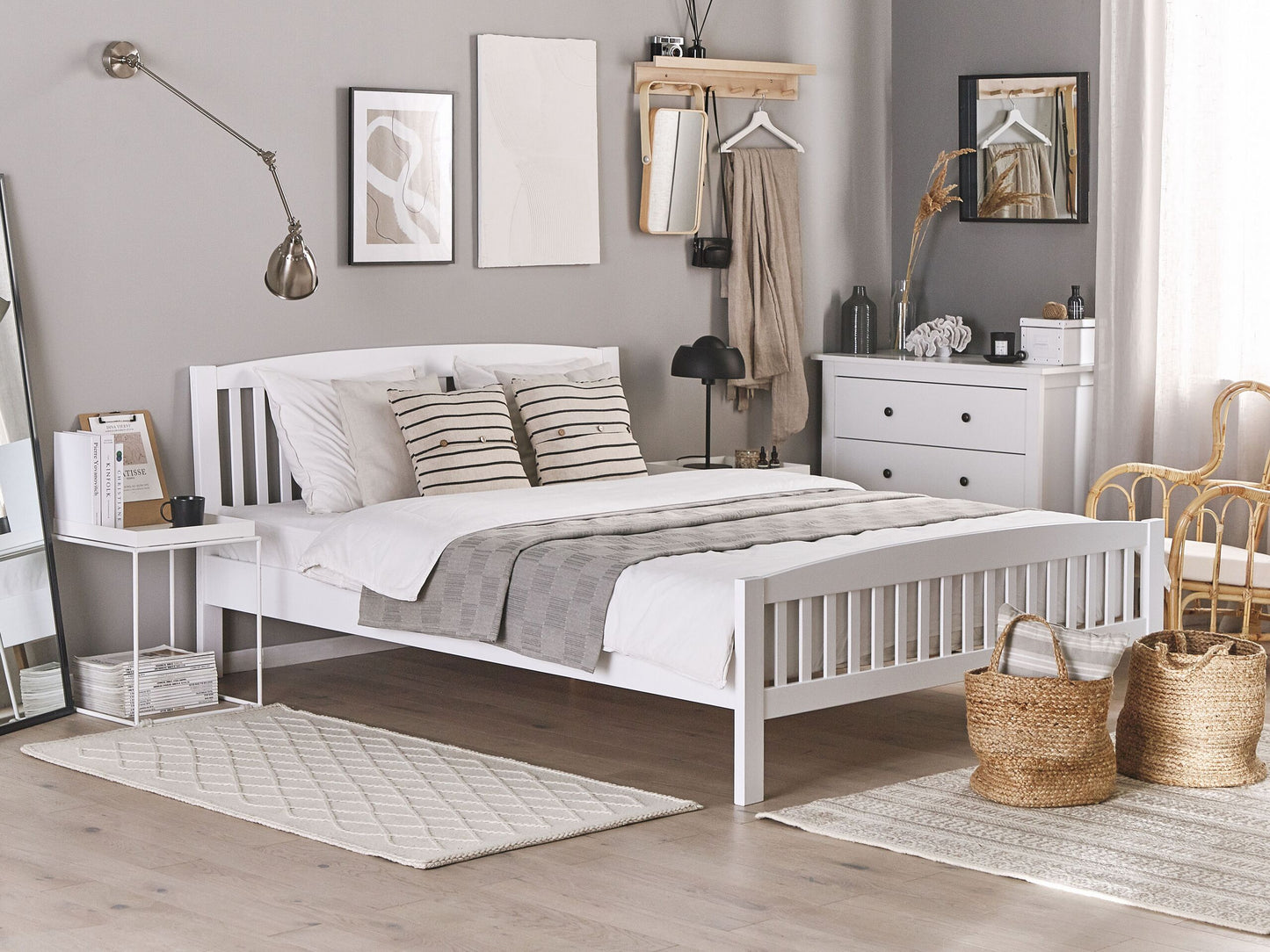 Bett mit Lattenrost Kiefernholz CASTRES 180 x 200 cm Weiss