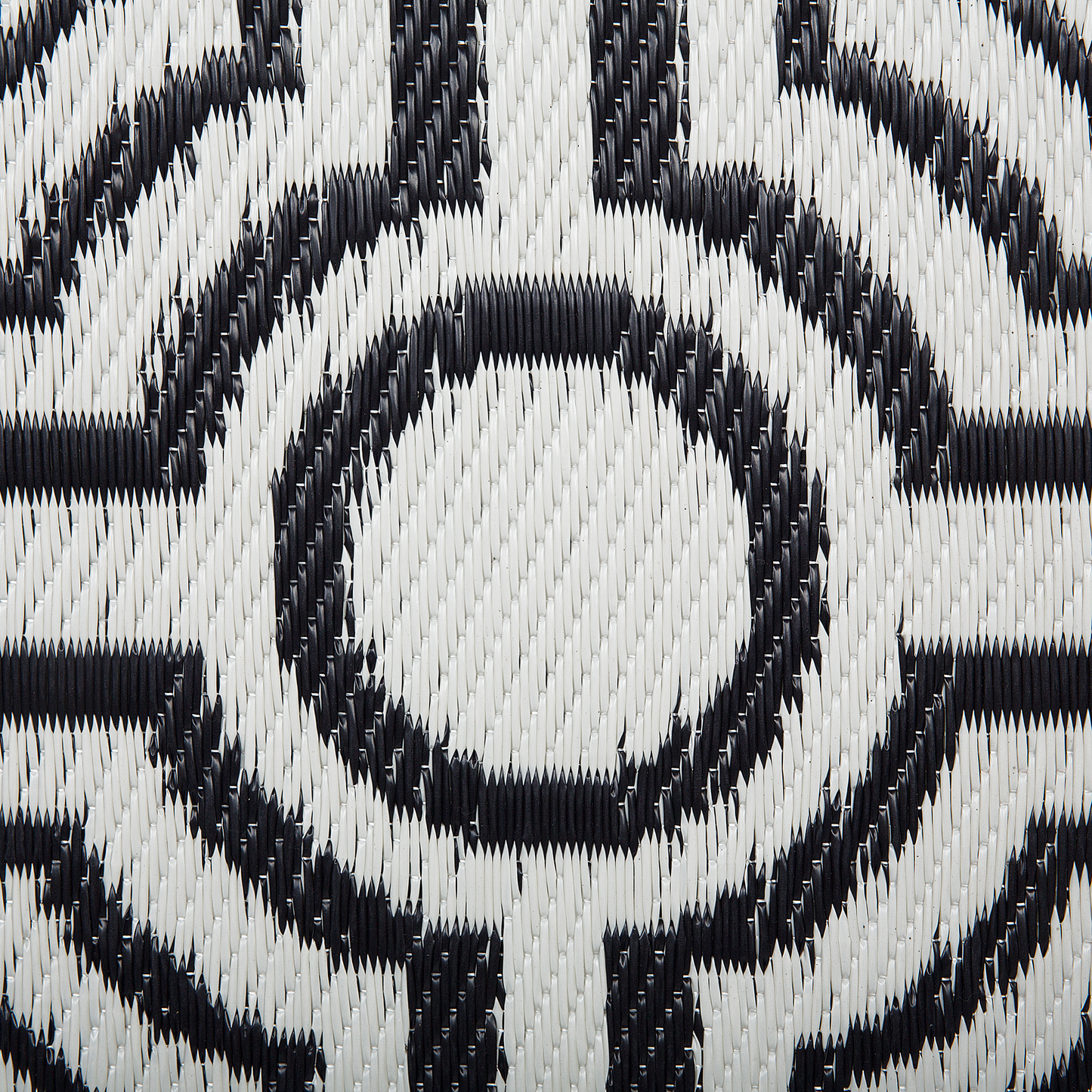 Outdoor Teppich schwarz 90 x 180 cm geometrisches Muster zweiseitig Kurzflor BIDAR