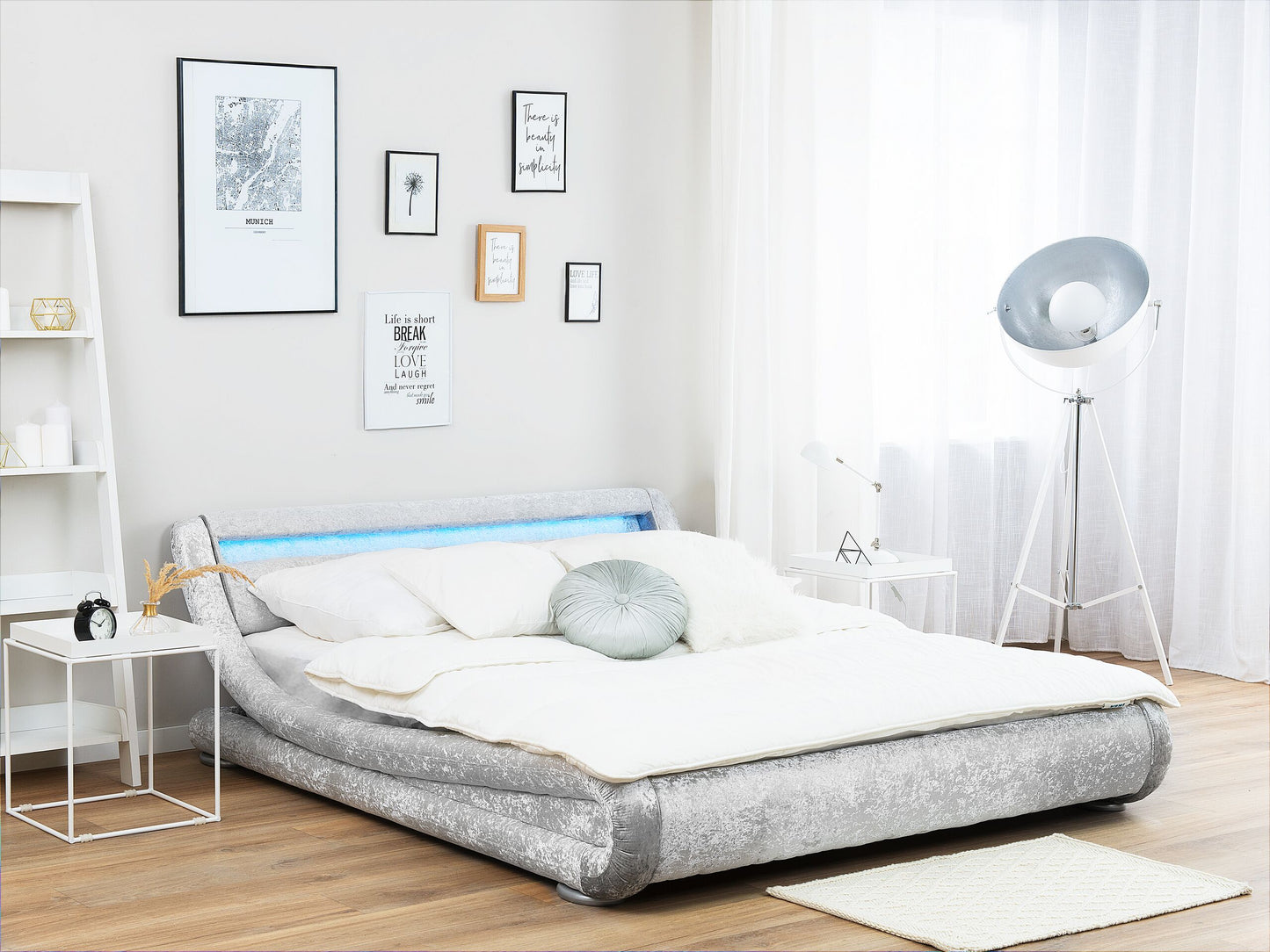 Bett Samtstoff Silber 140 x 200 cm mit LED-Beleuchtung AVIGNON