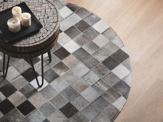 Teppich Kuhfell grau ⌀ 140 cm Patchwork Kurzflor BERGAMA