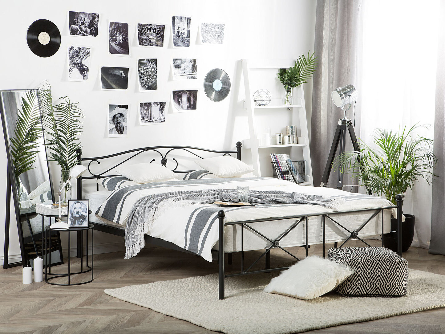 Bett mit Lattenrost Metall RODEZ 160 x 200 cm Schwarz