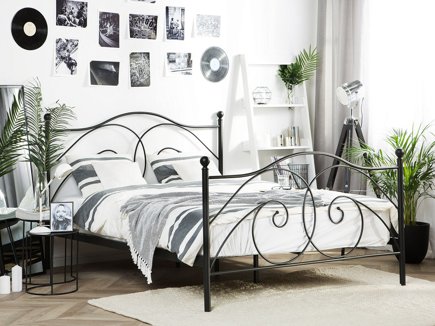 Bett mit Lattenrost Metall DINARD 180 x 200 cm Schwarz