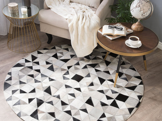 Teppich Kuhfell grau / schwarz ⌀ 140 cm Patchwork Kurzflor KIRKLAR