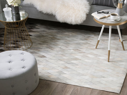 Teppich Kuhfell weiss / grau 160 x 230 cm Patchwork Kurzflor MALDAN