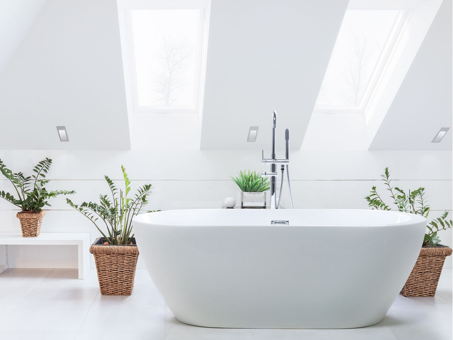 Badewanne freistehend weiss oval 150 x 75 cm NEVIS
