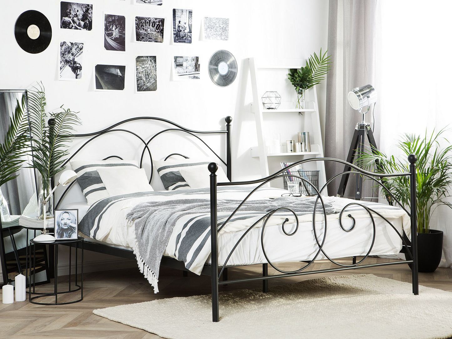 Bett mit Lattenrost Metall DINARD 140 x 200 cm Schwarz