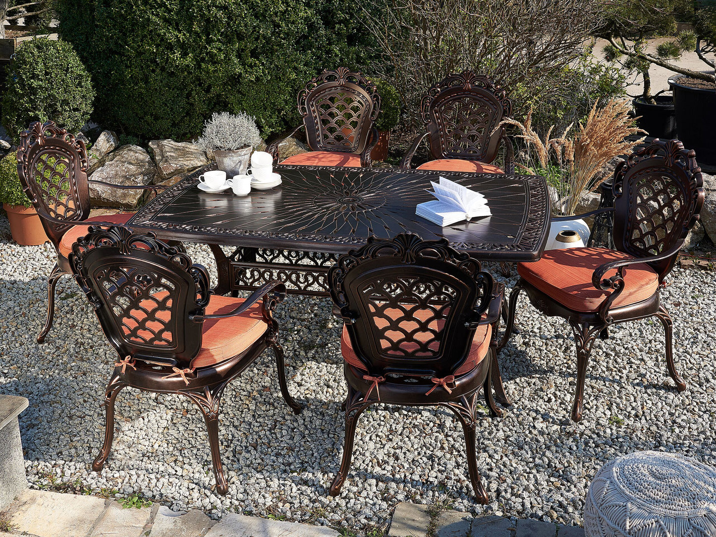 Set mit 2 Stühlen und Sitzkissen LIZZANO Metall Dunkelbraun