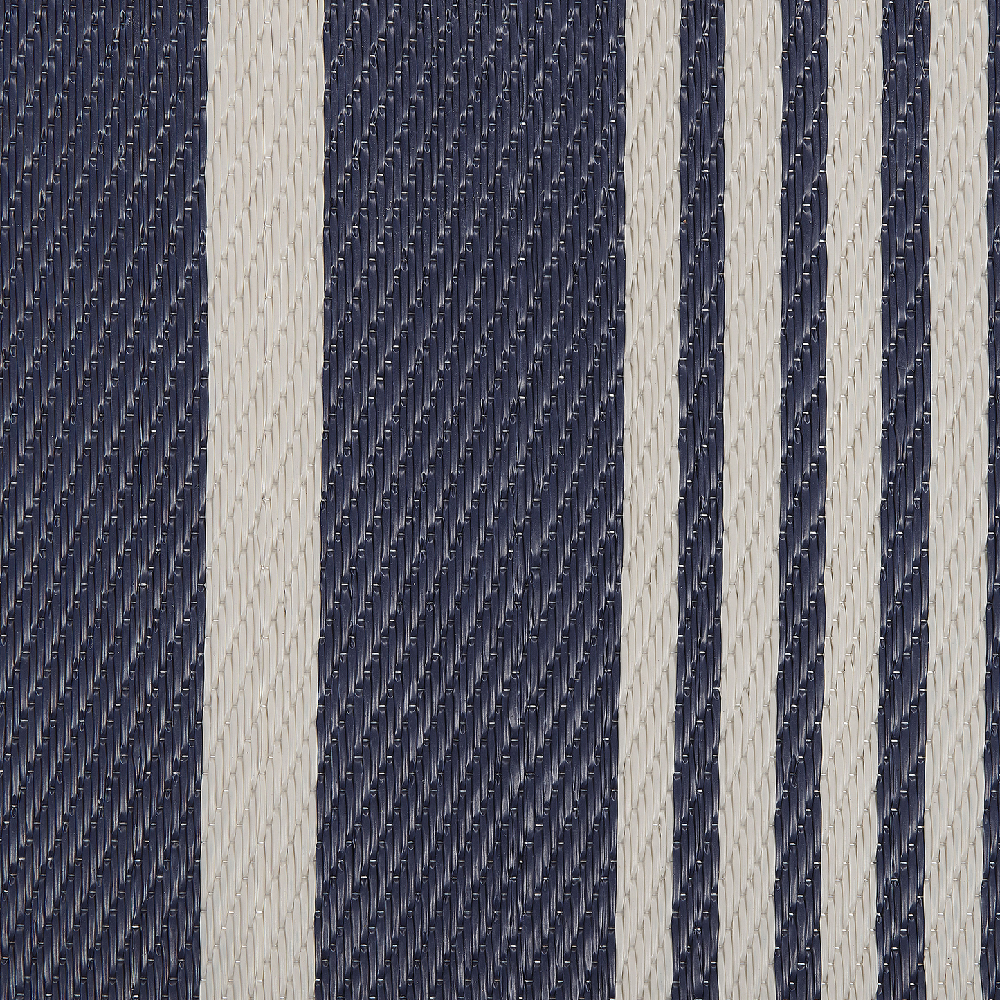 Outdoor Teppich dunkelblau 120 x 180 cm Streifenmuster Kurzflor HALDIA