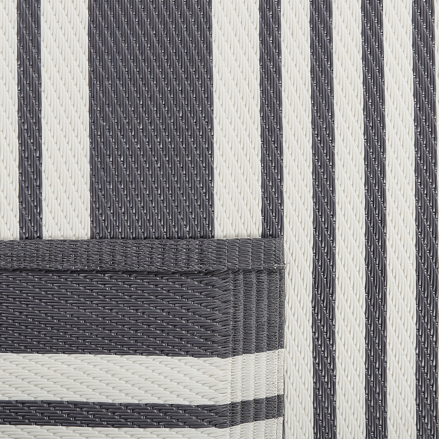 Outdoor Teppich schwarz-hellgrau 120 x 180 cm Streifenmuster DELHI