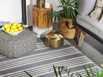 Outdoor Teppich grau 120 x 180 cm Streifenmuster DELHI