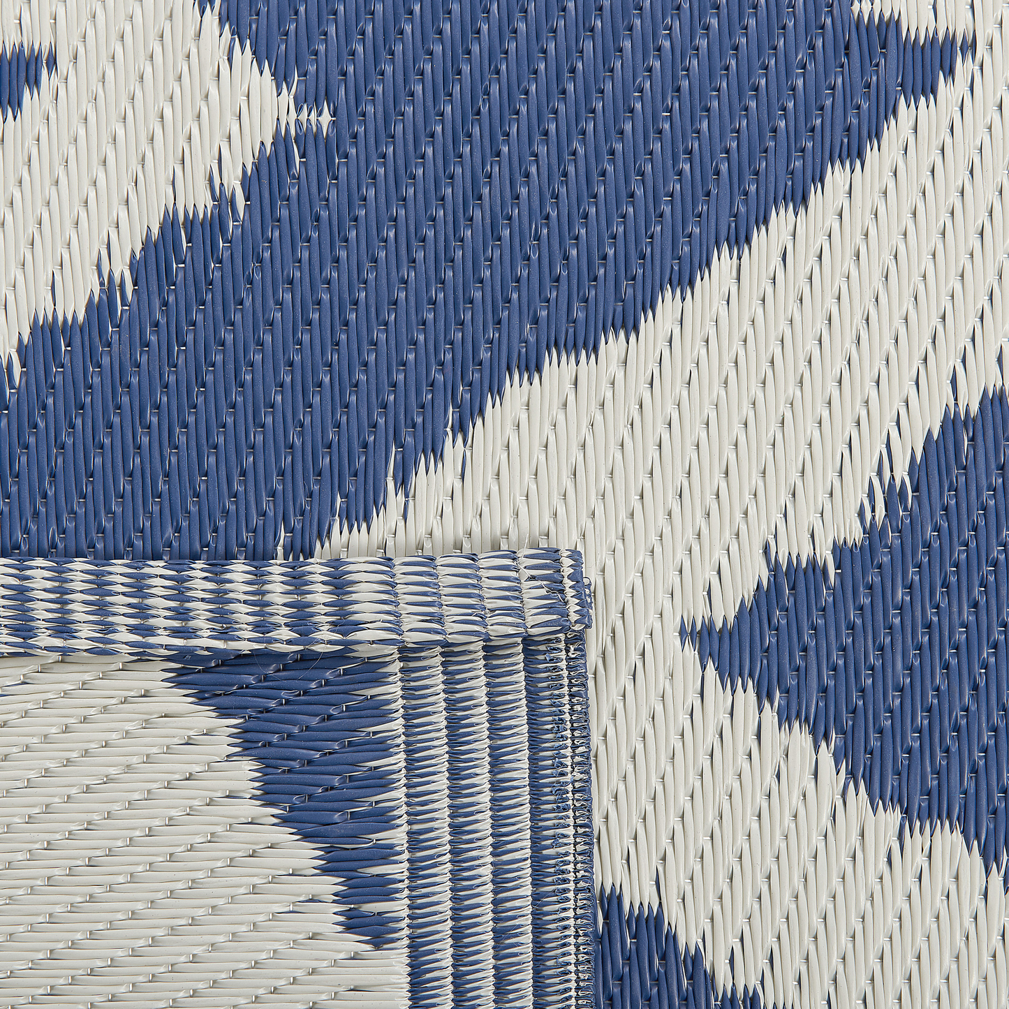 Outdoor Teppich marineblau 120 x 180 cm ZickZack-Muster Kurzflor SIRSA