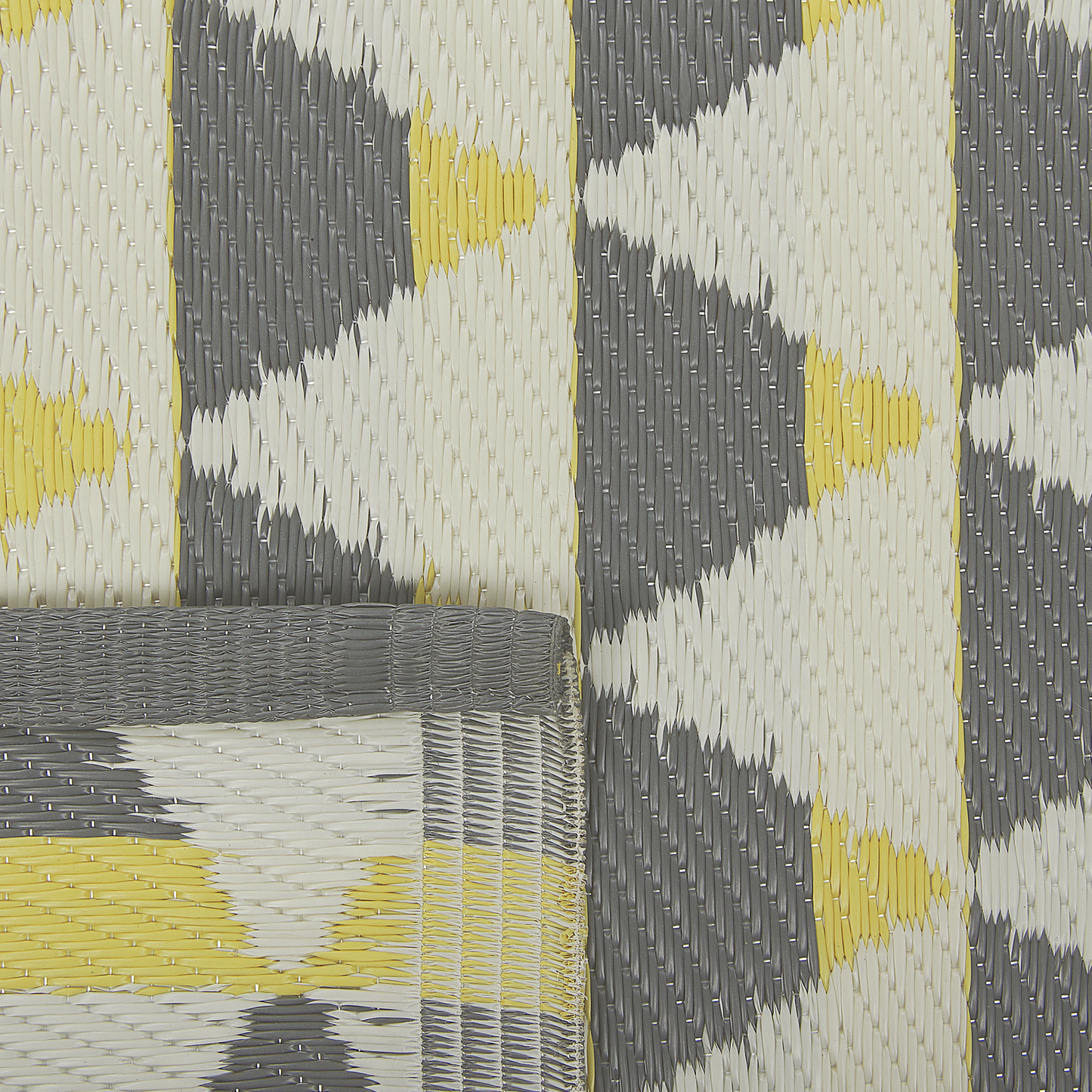 Outdoor Teppich grau-gelb 120 x 180 cm Dreieck Muster Kurzflor HISAR