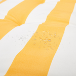 Gartenliege Akazienholz hellbraun Auflage gelb gestreift rollbar CESANA