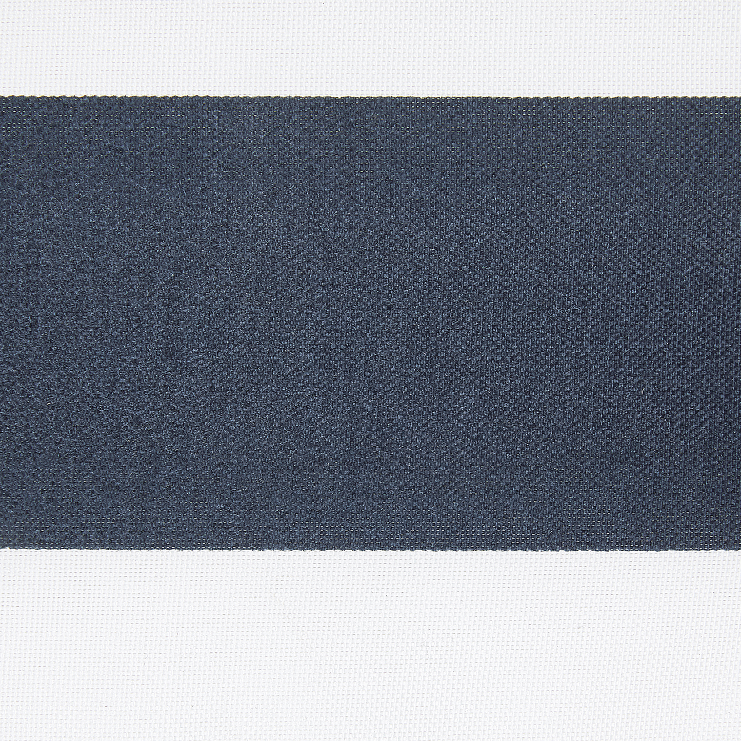 Gartenliege Akazienholz hellbraun Auflage marineblau gestreift rollbar CESANA