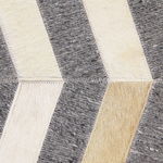 Teppich Kuhfell grau / beige 140 x 200 cm Patchwork Kurzflor BAGGOZE