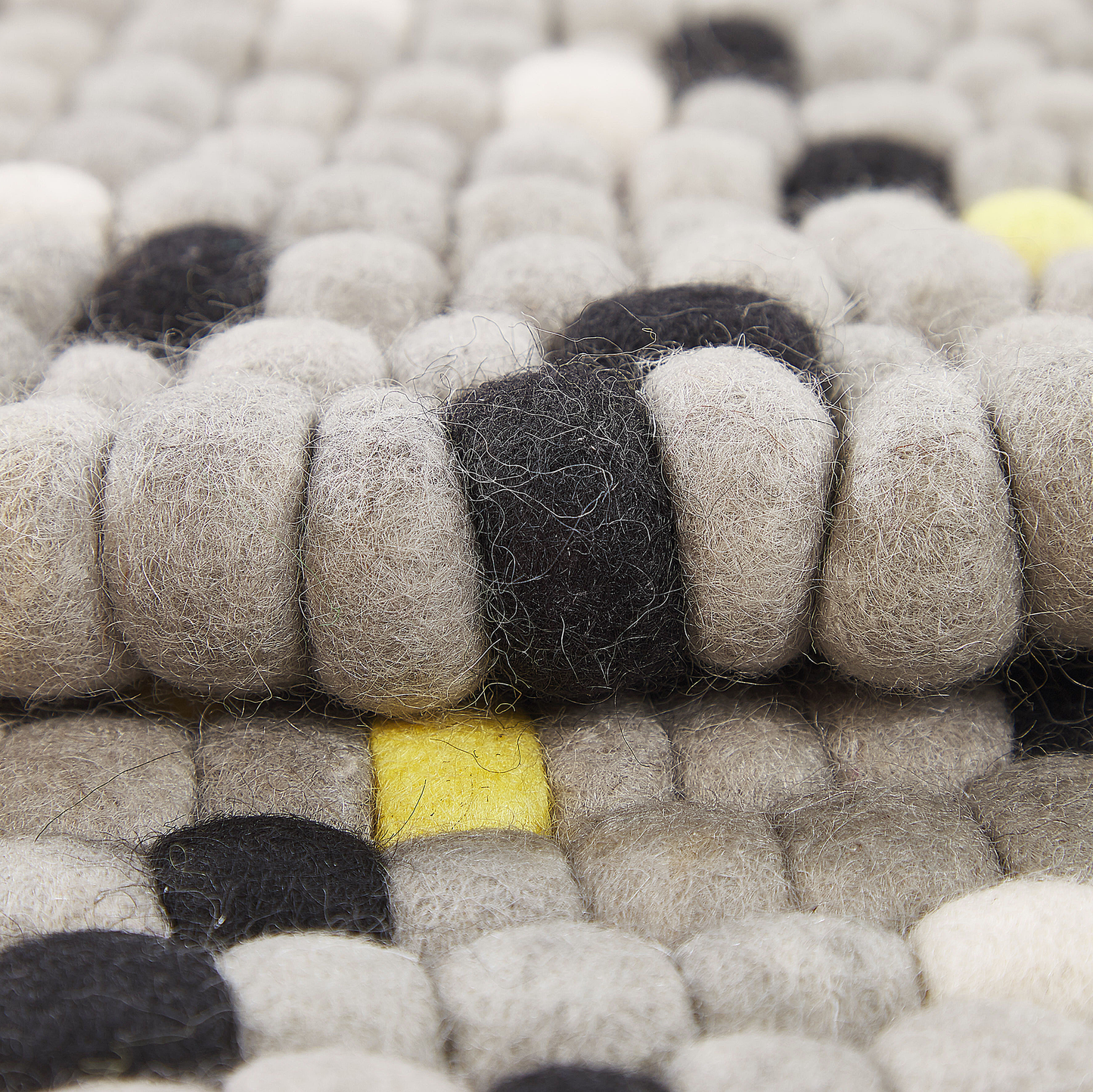 Filzkugelteppich hellgrau ⌀ 140 cm rund Patchwork PENEK