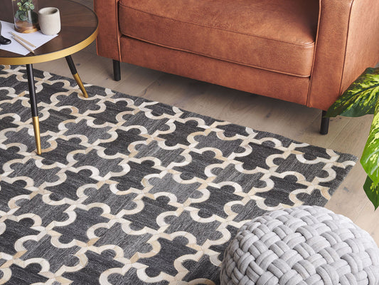 Teppich Kuhfell grau / beige 140 x 200 cm Patchwork Kurzflor YEDISU