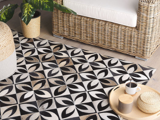 Teppich Kuhfell mehrfarbig 140 x 200 cm Patchwork Kurzflor ISHAN