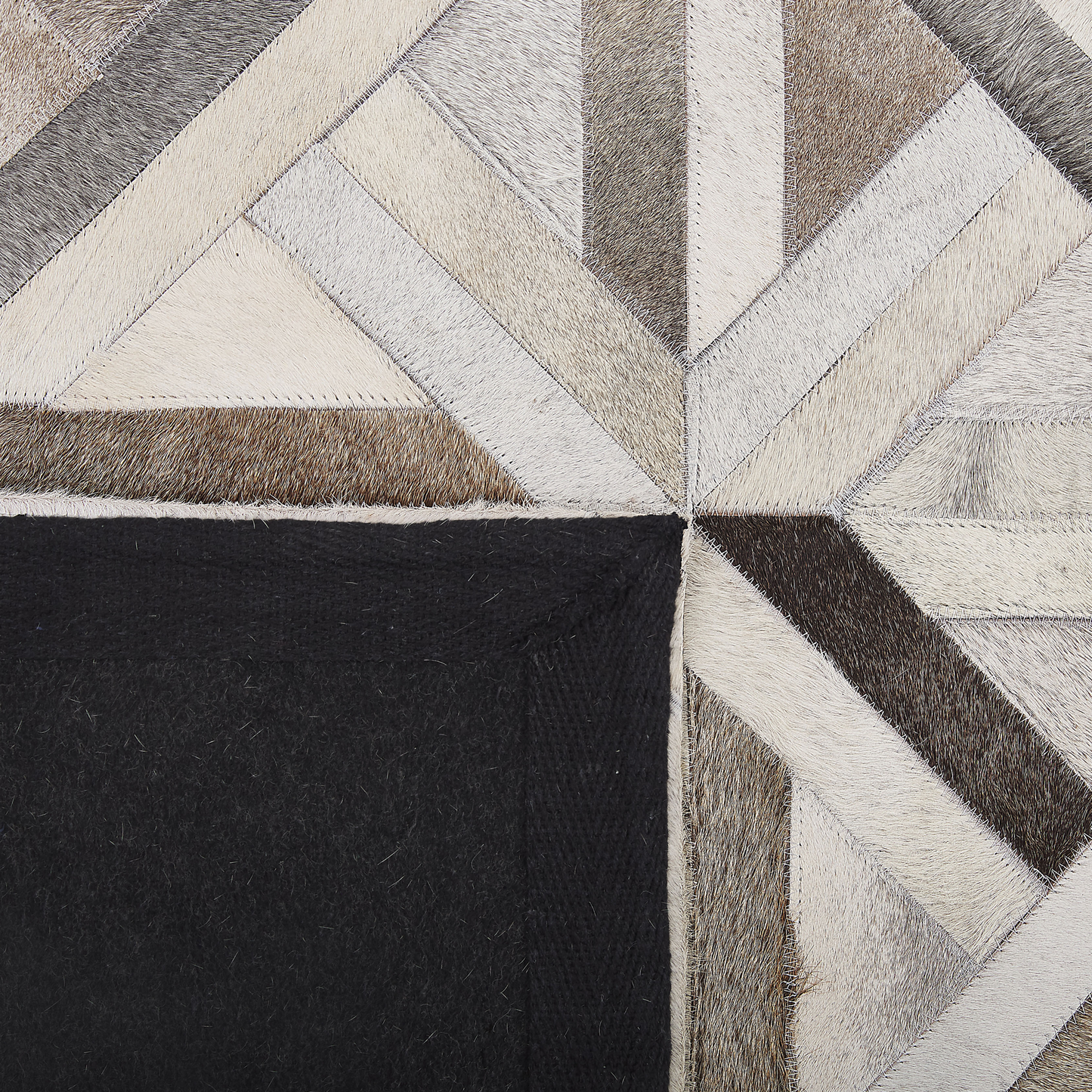 Teppich Kuhfell beige / braun 140 x 200 cm Patchwork Kurzflor TAYTAN