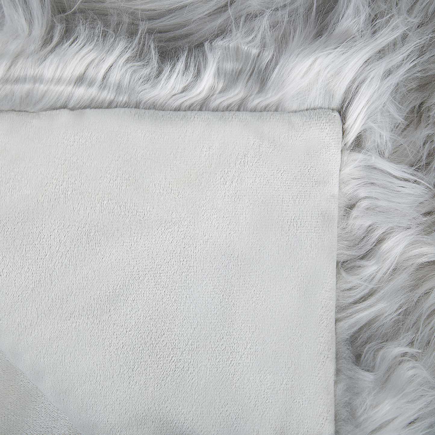 Tagesdecke DELICE Stoff 200 x 220 cm Hellgrau