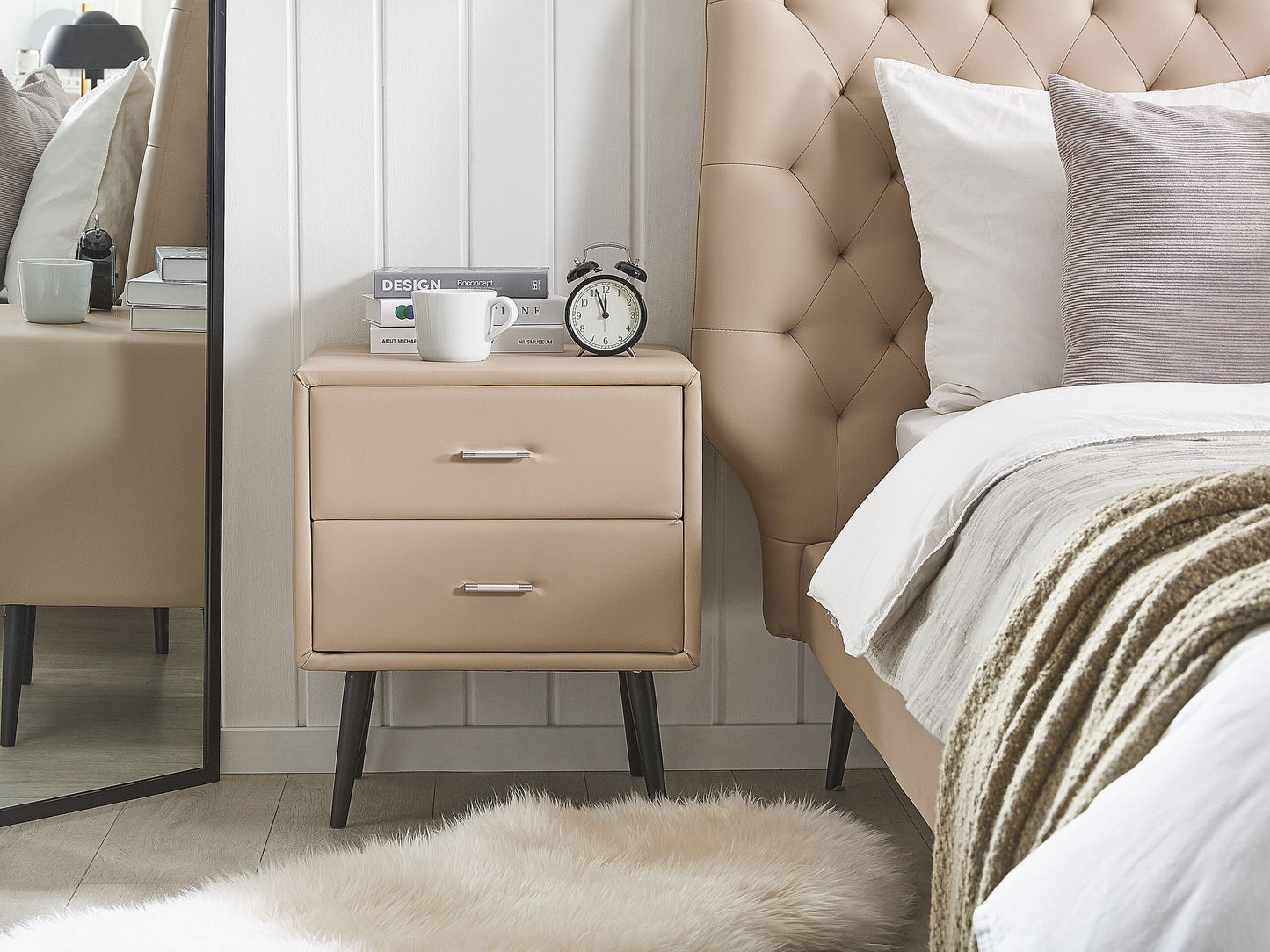 Nachttisch mit 2 Schubladen ESSONNE Kunstleder Beige