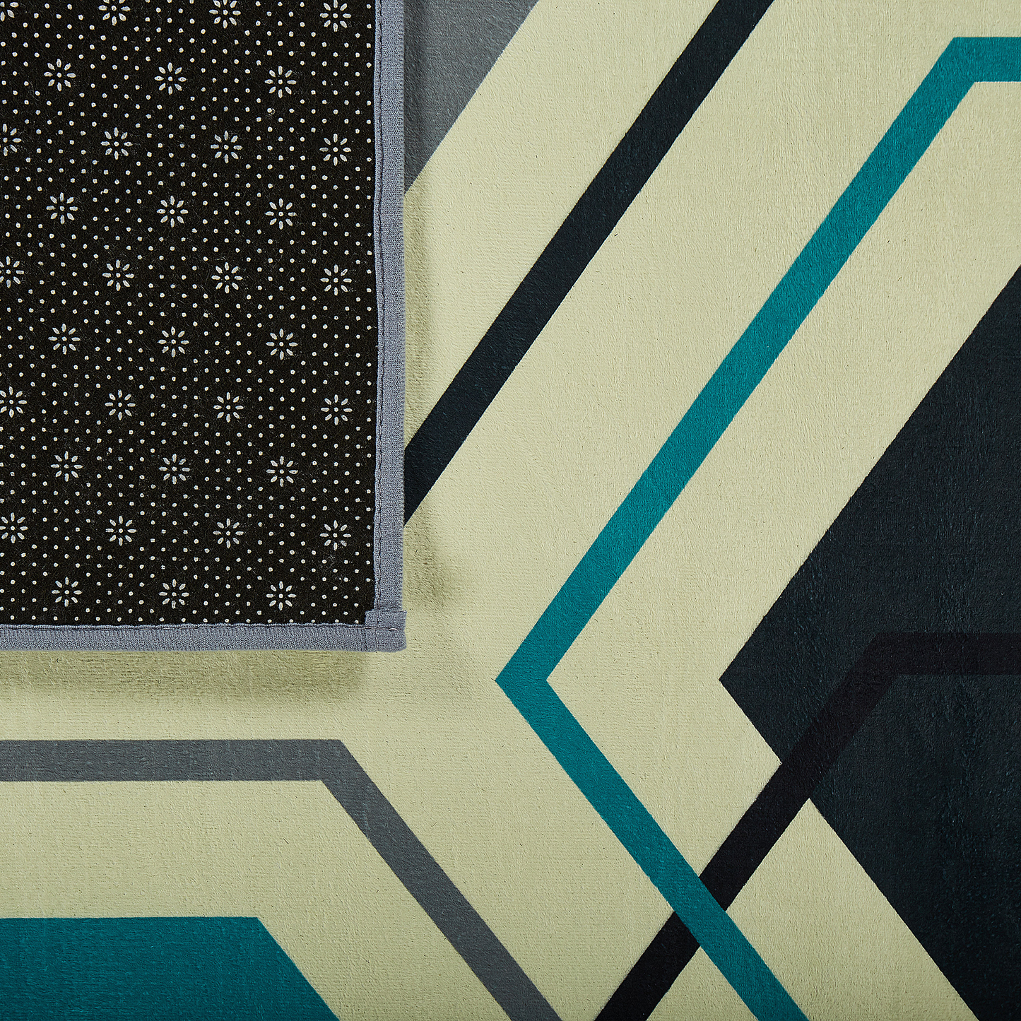 Teppich bunt 140 x 200 cm Kurzflor GIRESUN