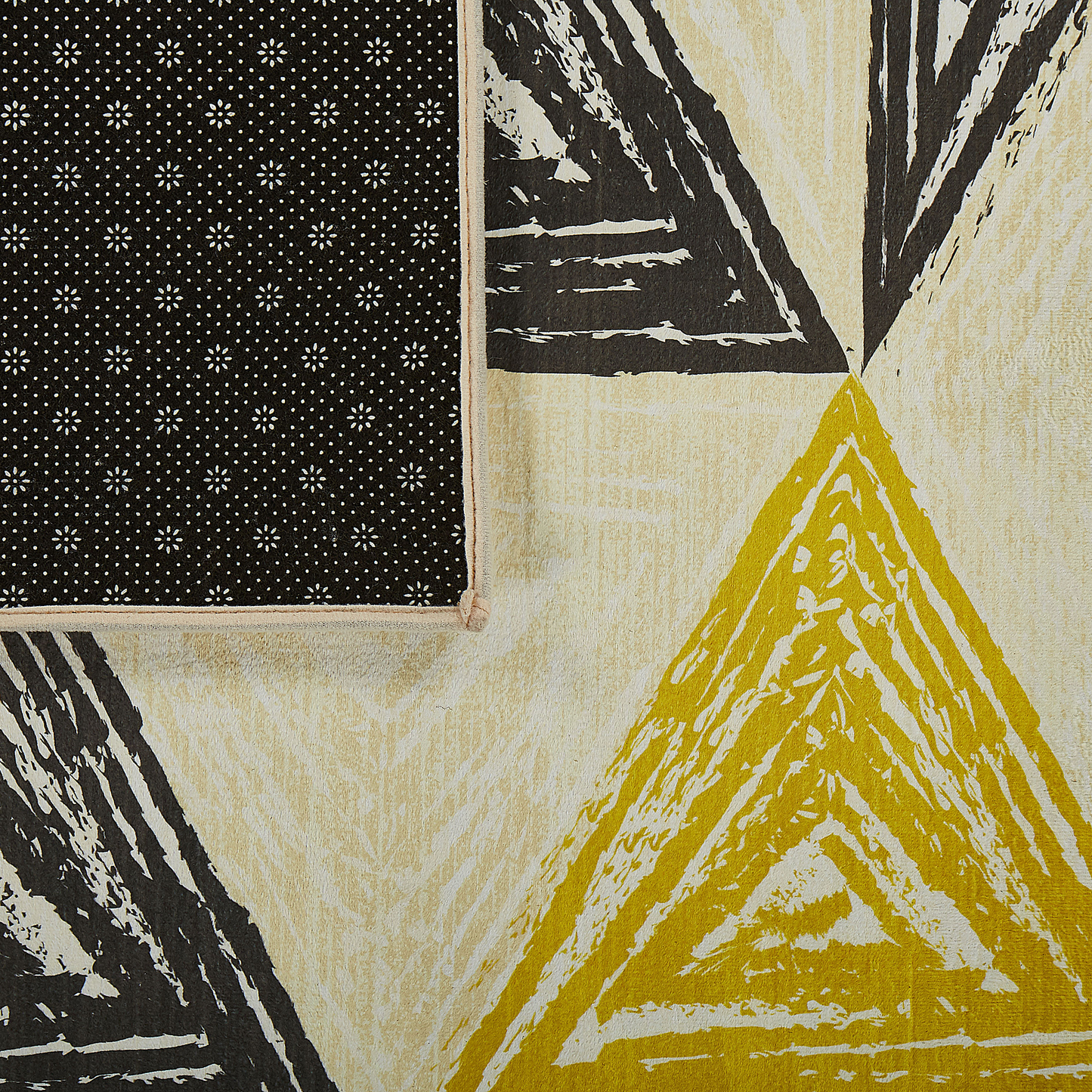 Teppich grau-gelb-mintgrün 140 x 200 cm Dreieckmuster Kurzflor KALEN