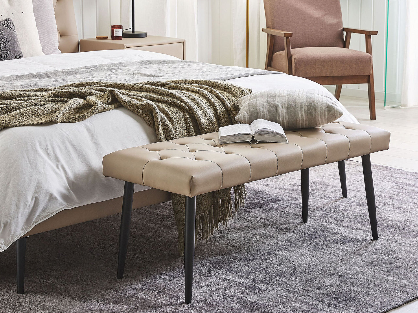 Bettbank Kunstleder beige schwarze Metallbeine 104 cm ESSONNE