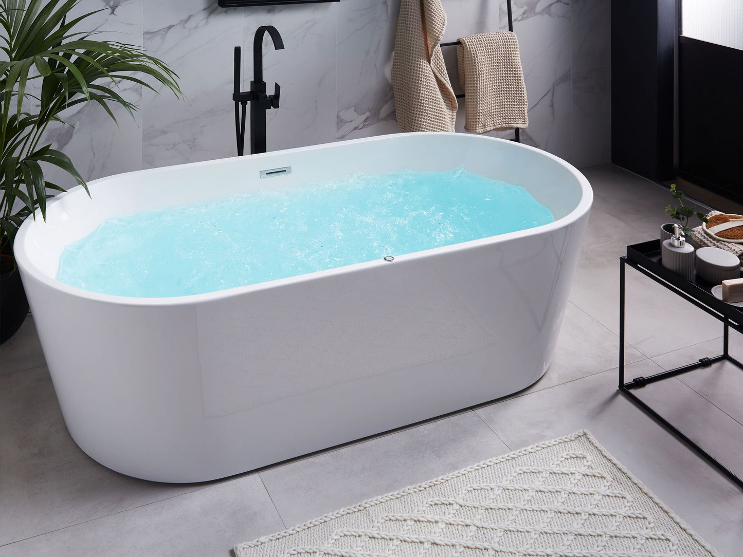 Whirlpool Badewanne weiss freistehend mit LED oval 170 x 80 cm HAVANA