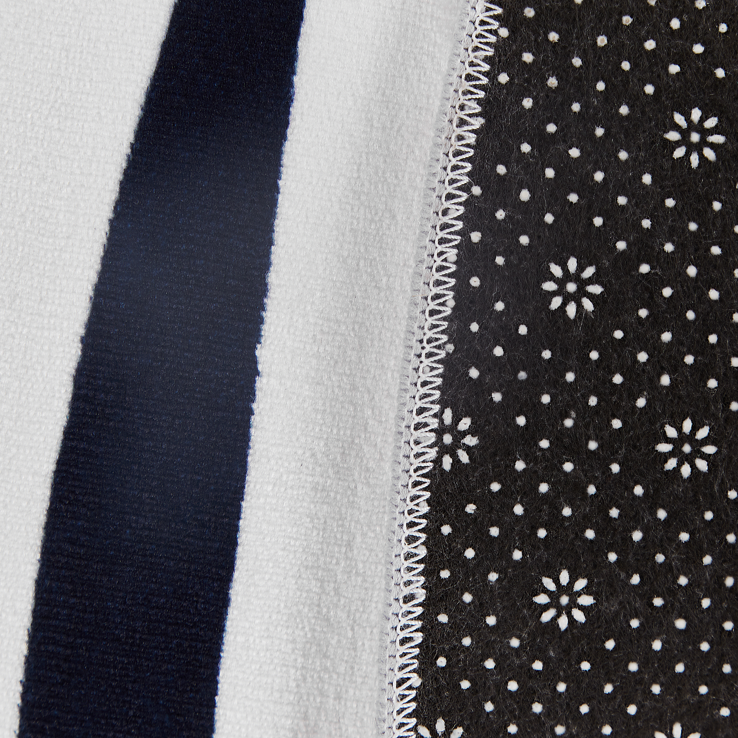 Kinderteppich weiss ⌀ 100 cm Katzenmotiv Kurzflor KITTY