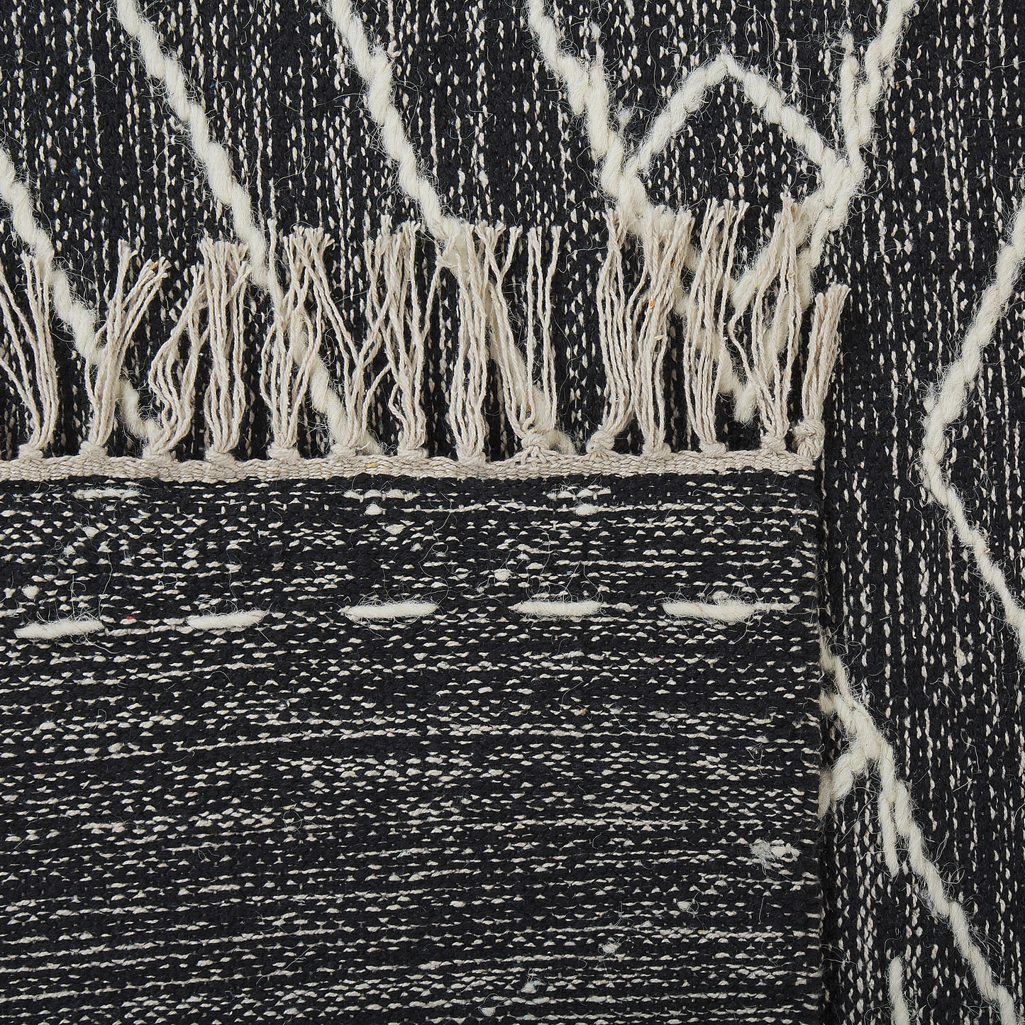 Teppich Baumwolle schwarz / weiss 140 x 200 cm geometrisches Muster Kurzflor KHENIFRA