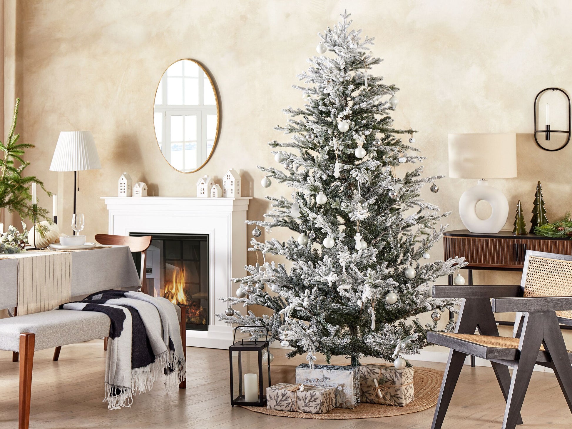 Künstlicher Weihnachtsbaum schneebedeckt 210 cm weiss BRISCO – DEKOR Shop