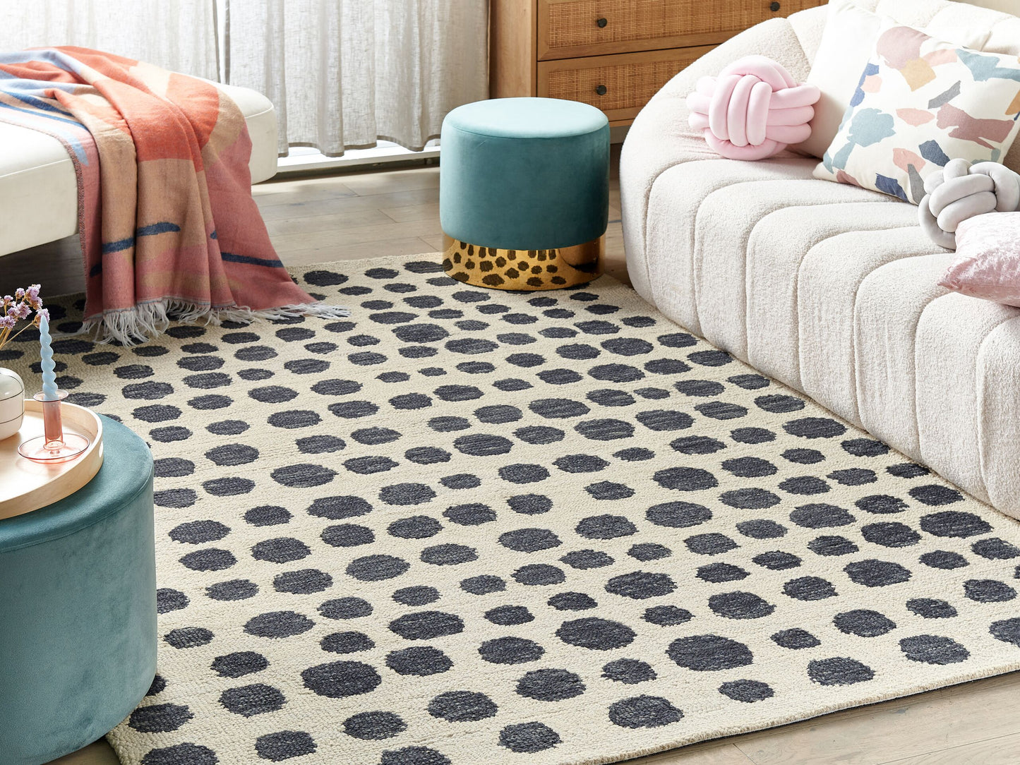 Teppich beige / schwarz 200 x 200 cm gepunktetes Muster HAVRAN