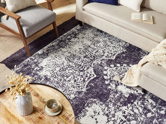 Teppich Viskose violett / weiss 140 x 200 cm orientalisches Muster Kurzflor AKARSU