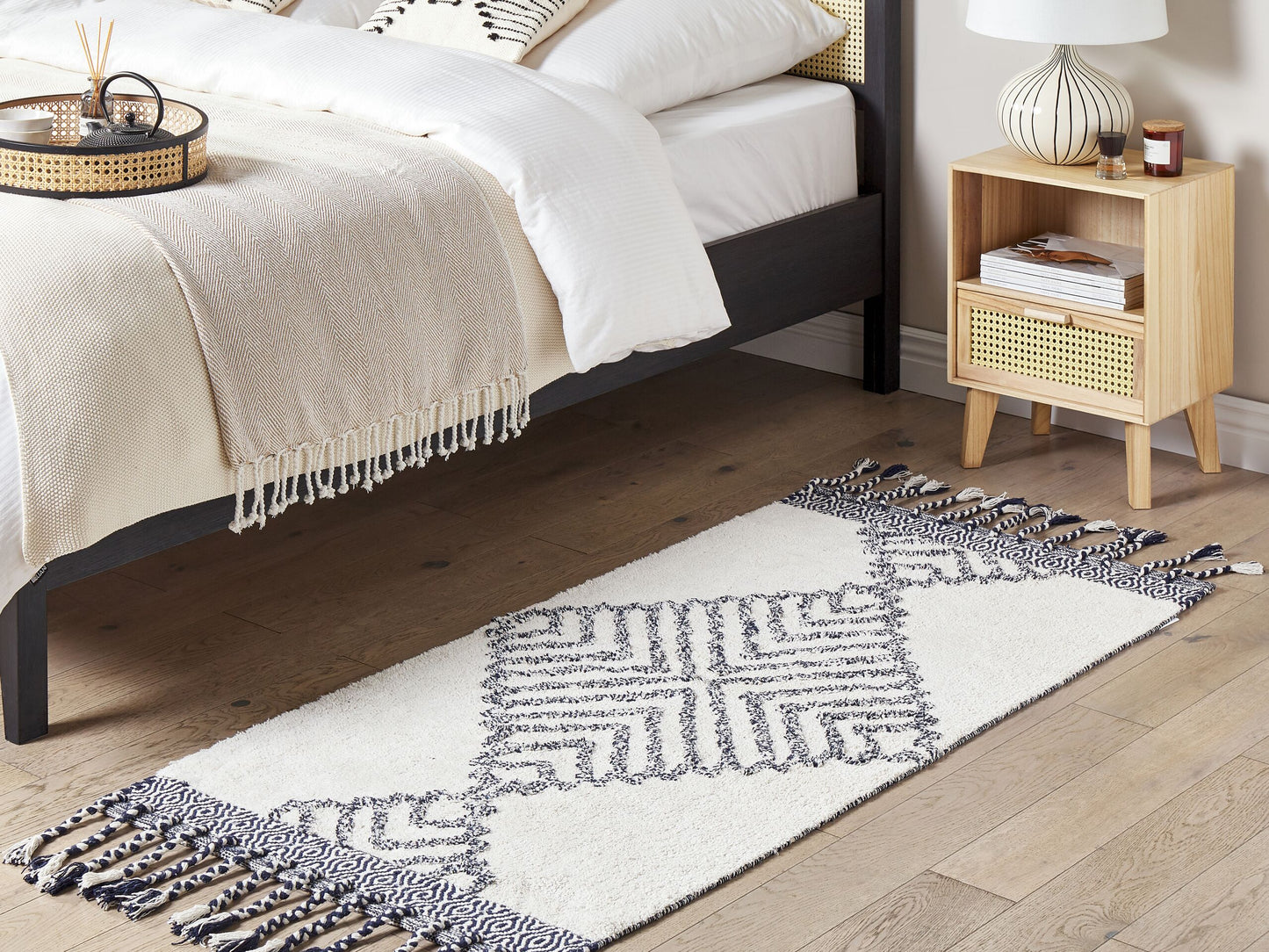 Teppich Baumwolle weiss / schwarz 80 x 150 cm geometrisches Muster Kurzflor ERAY