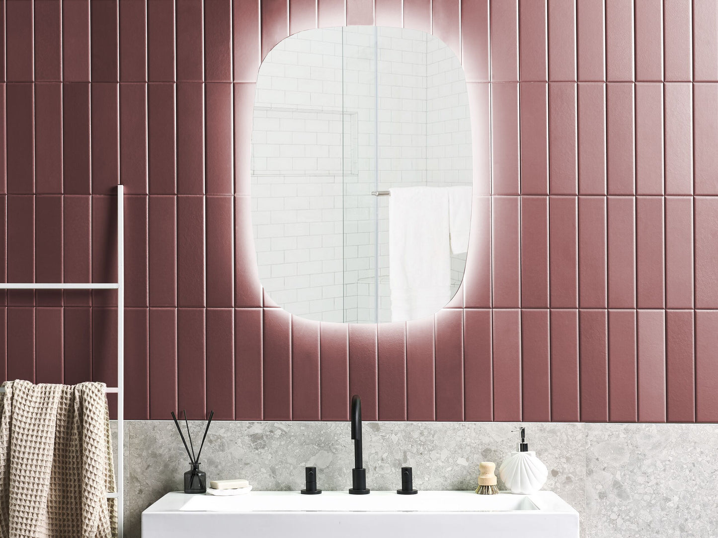 LED-Badezimmer-Spiegel BERGERAC 58 cm 78 cm Silber