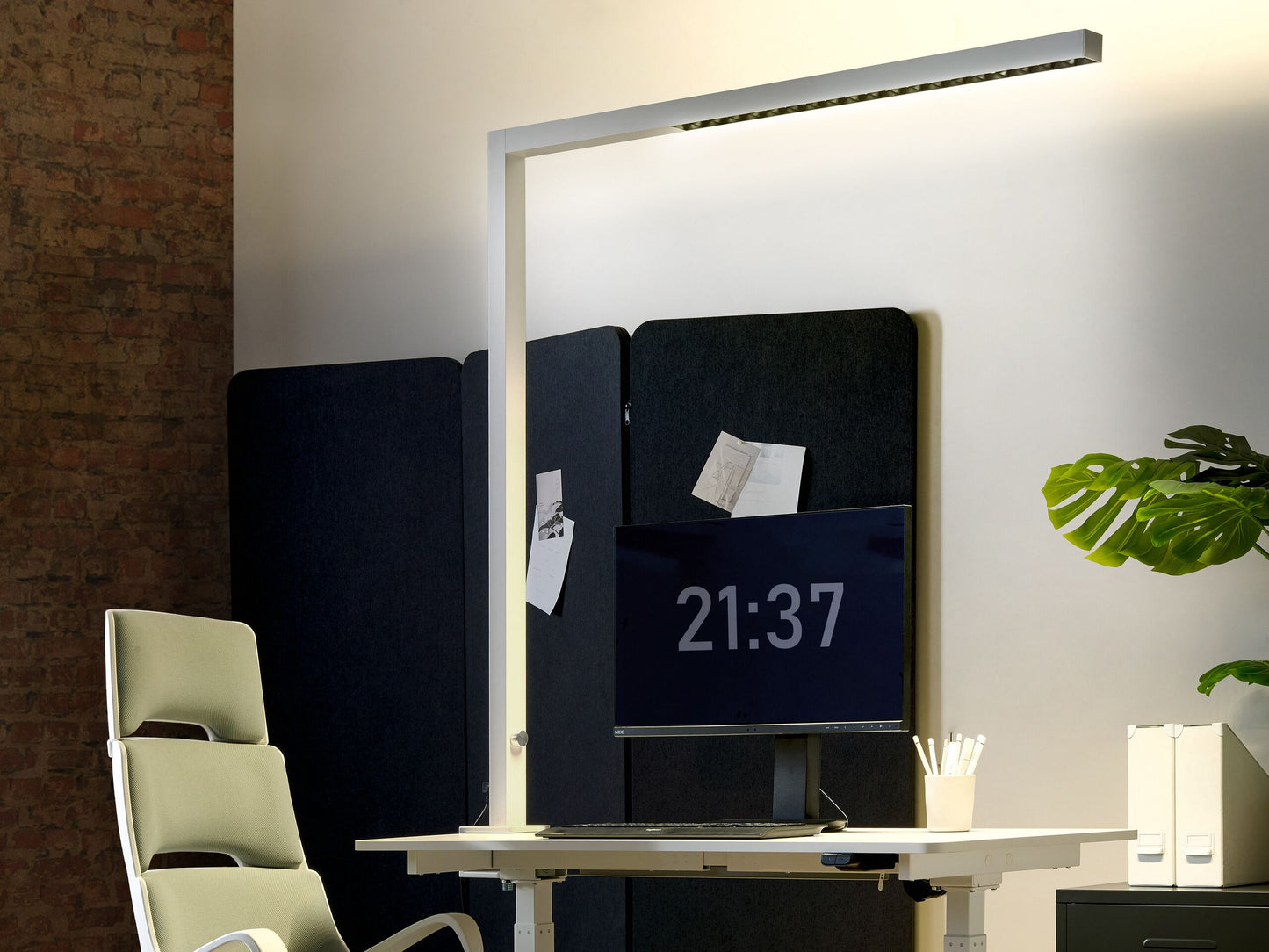 LED Schreibtischlampe klemmbar VOLANS mit Dimmer Metall Silber