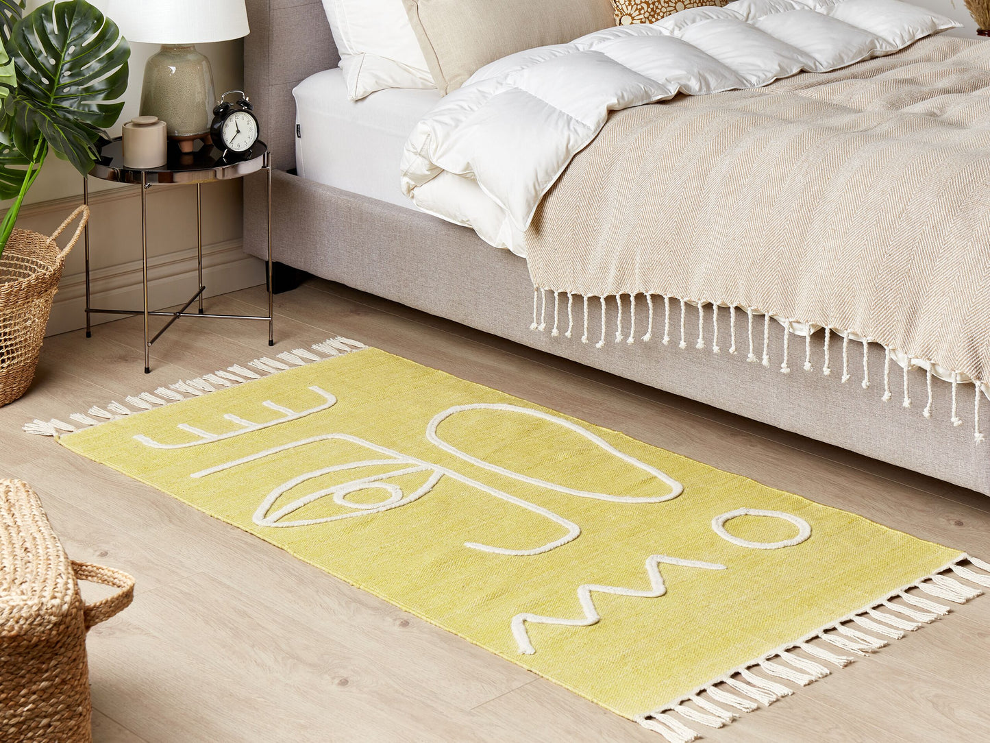 Outdoor Teppich gelb 80 x 150 cm abstraktes Muster Kurzflor YAVU