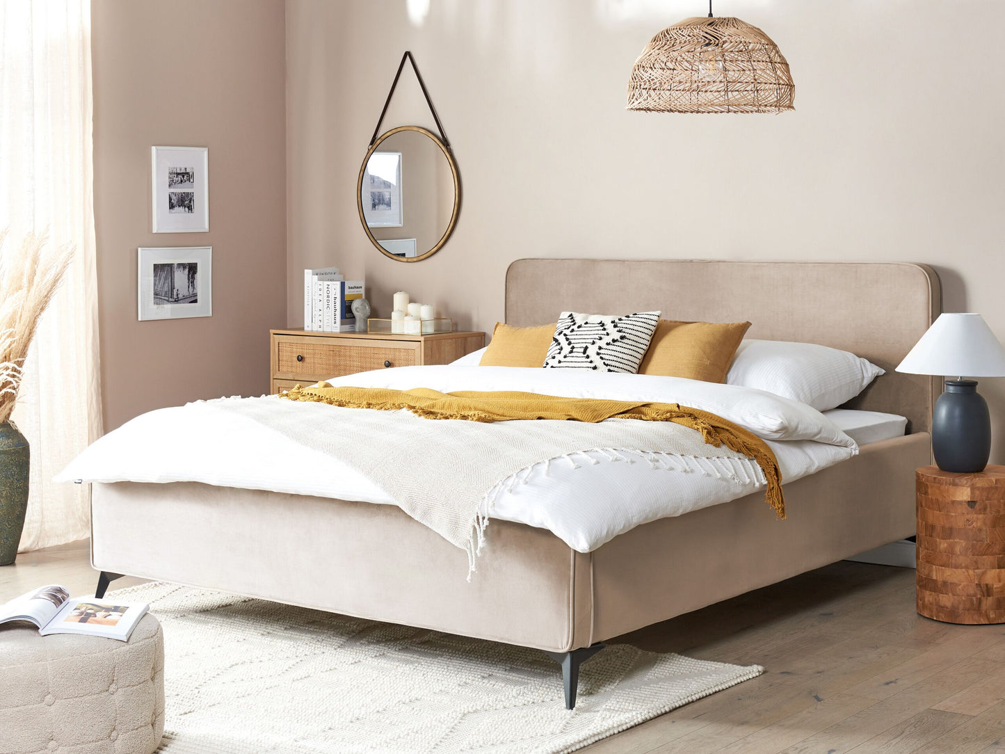 Bett mit Lattenrost Samtstoff VALOGNES 180 x 200 cm Taupe