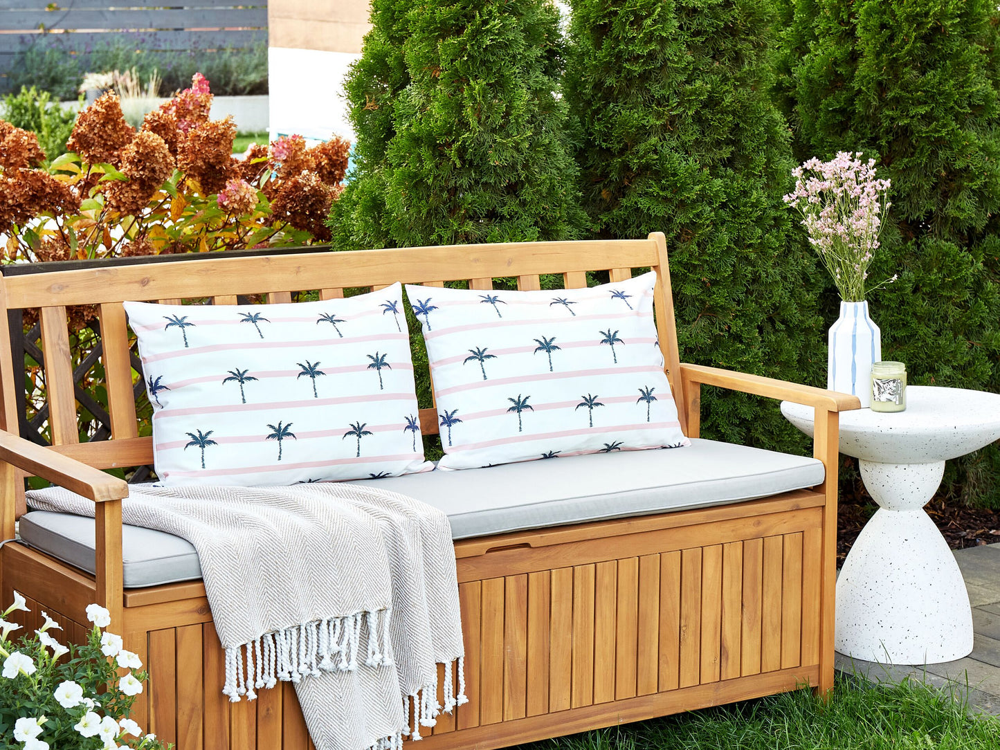 Gartenkissen 2er Set MOLTEDO Streifenmuster 40 x 60 cm Weiss